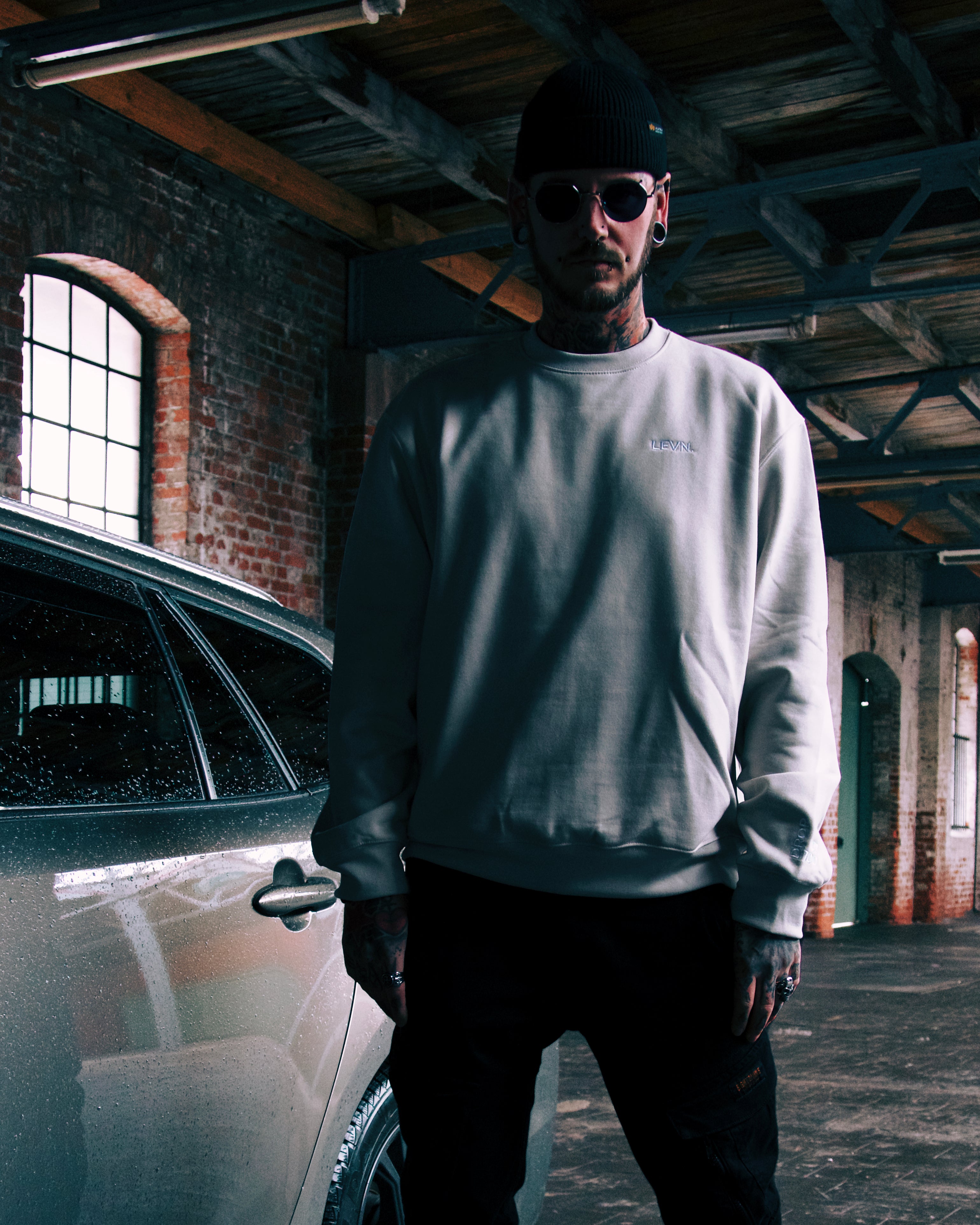 LEVN. Limited Signature Crewneck - Beige White