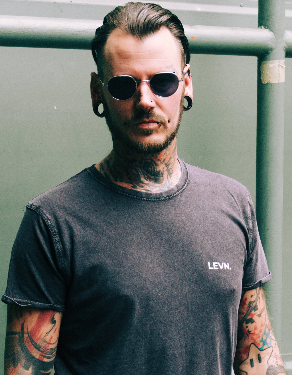 LEVN Statement Tee – Husky