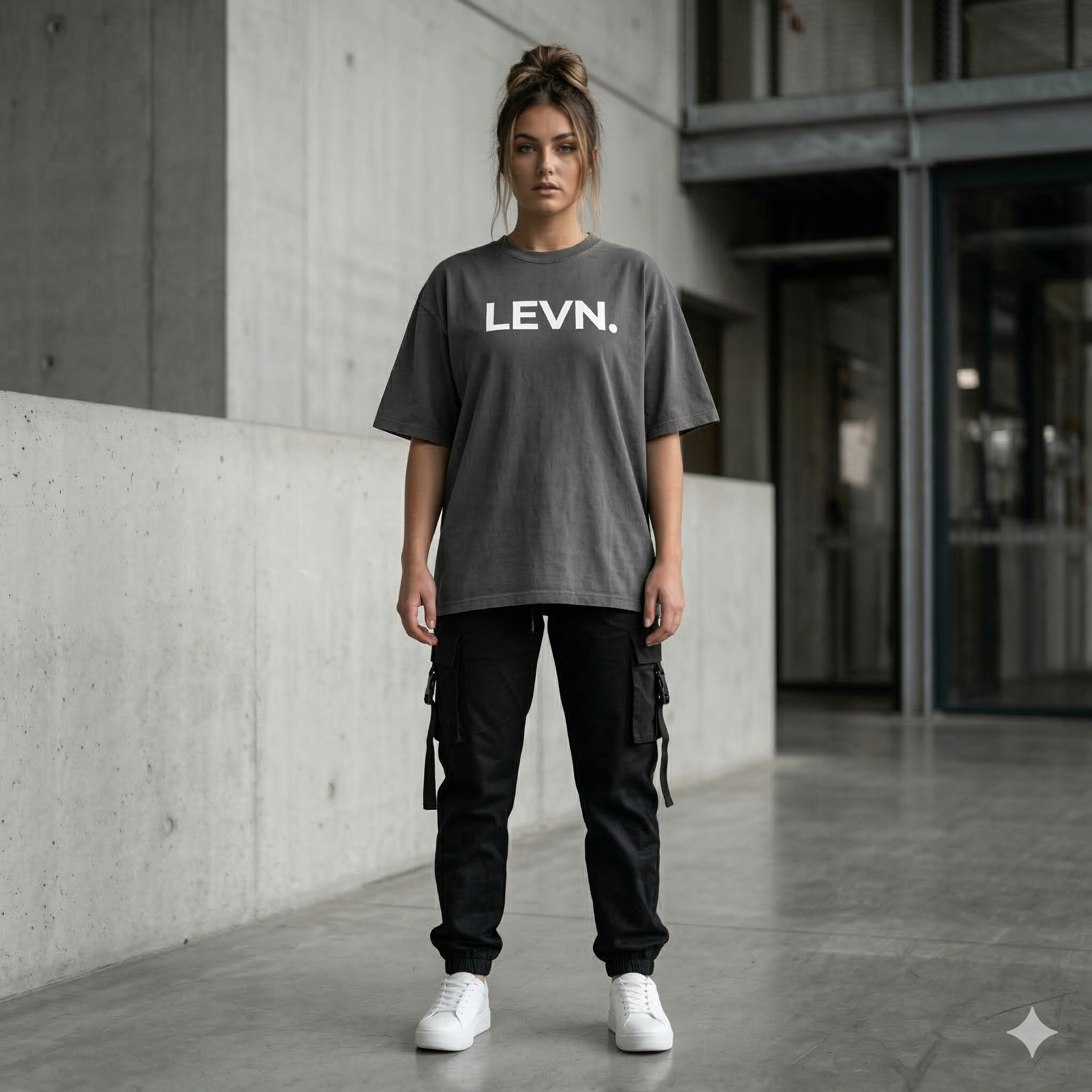 LEVN. Oversized Tee
